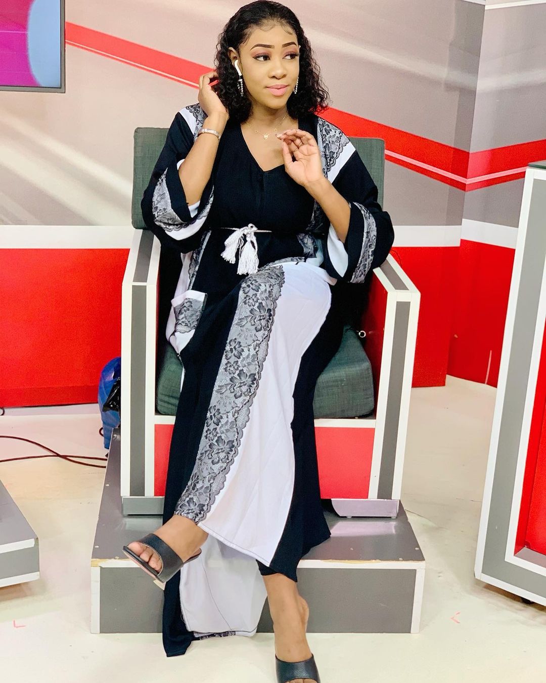 (17 Photos) - Marième Diallo de la Sentv sublime en mode Jalabi