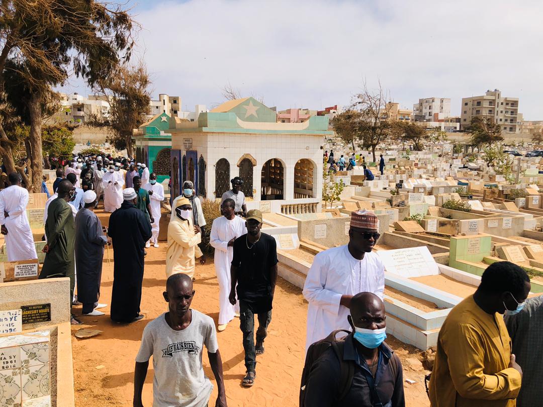 (Photos) Inhumation : Les tristes images du dernier adieu à la mère de Khalifa Sall