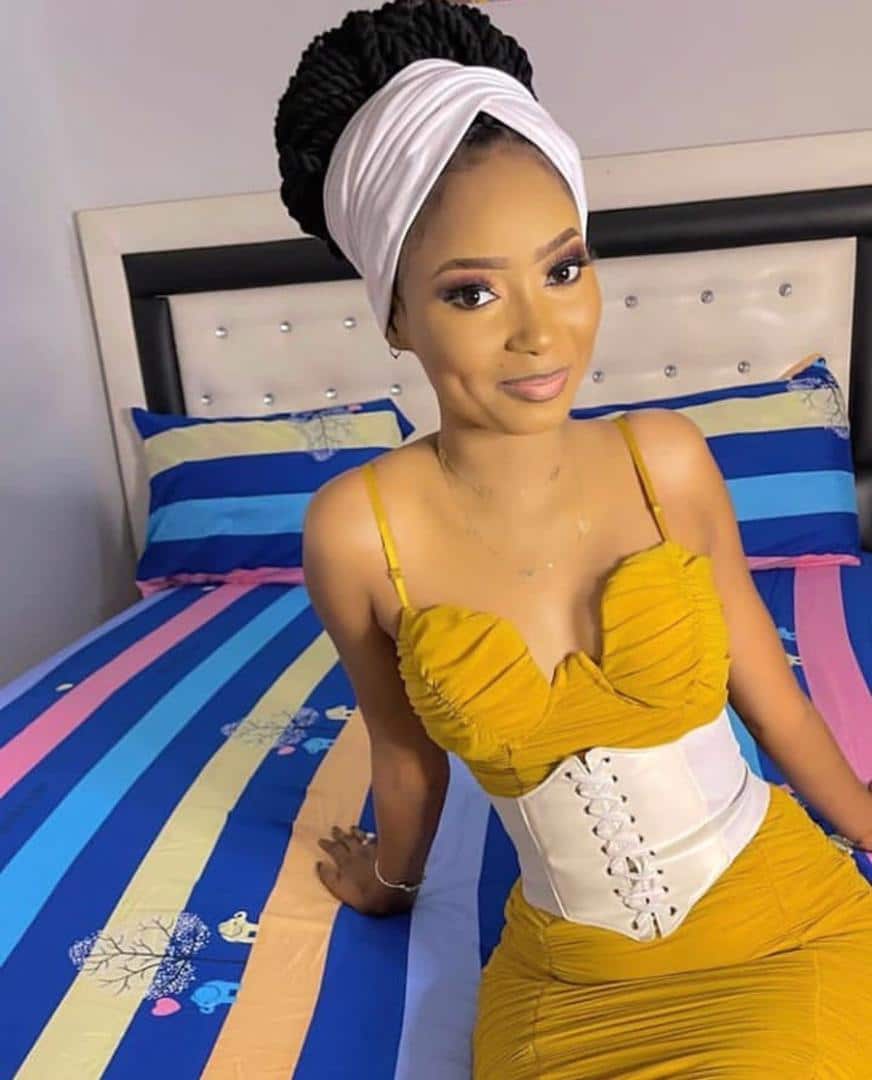 (Photo) Mèches, petite robe…: Fah Aidara jette finalement le voile