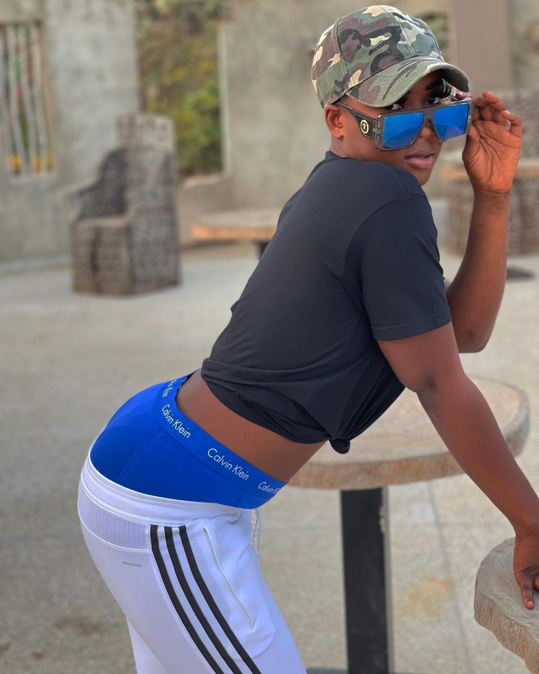 (07 Photos) Rangou toujours égale à elle-même