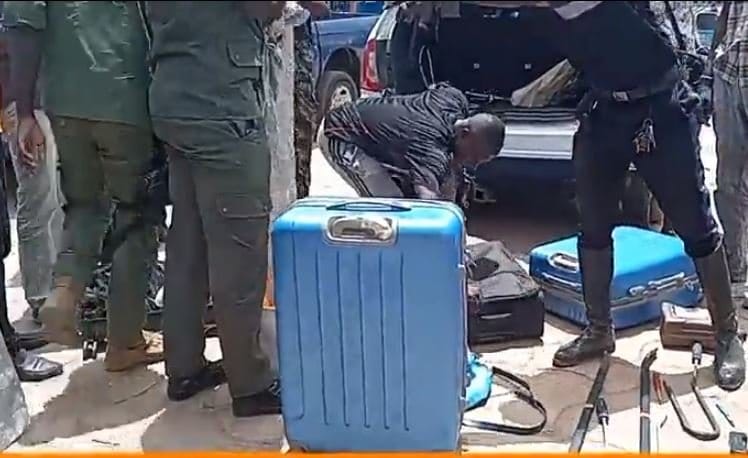 Missira: TMAX, 4×4 Ford et matériel d’infraction saisis sur Boy Djiné et complices (Photos)