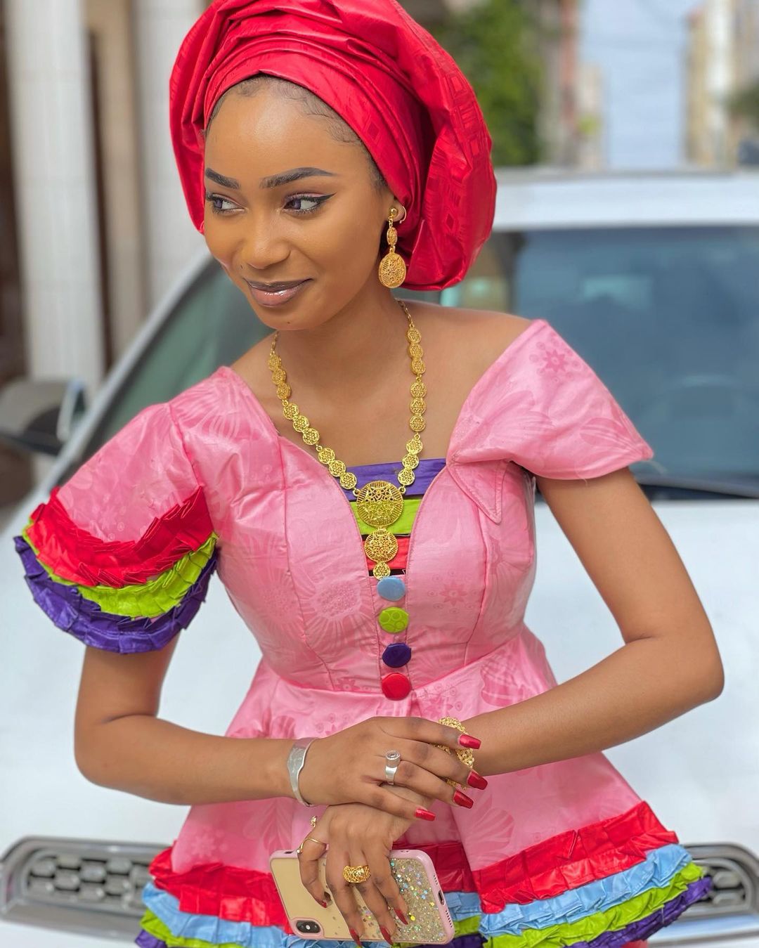 (08 Photos) - Fah Aidara change complètement de look et enlève son voile