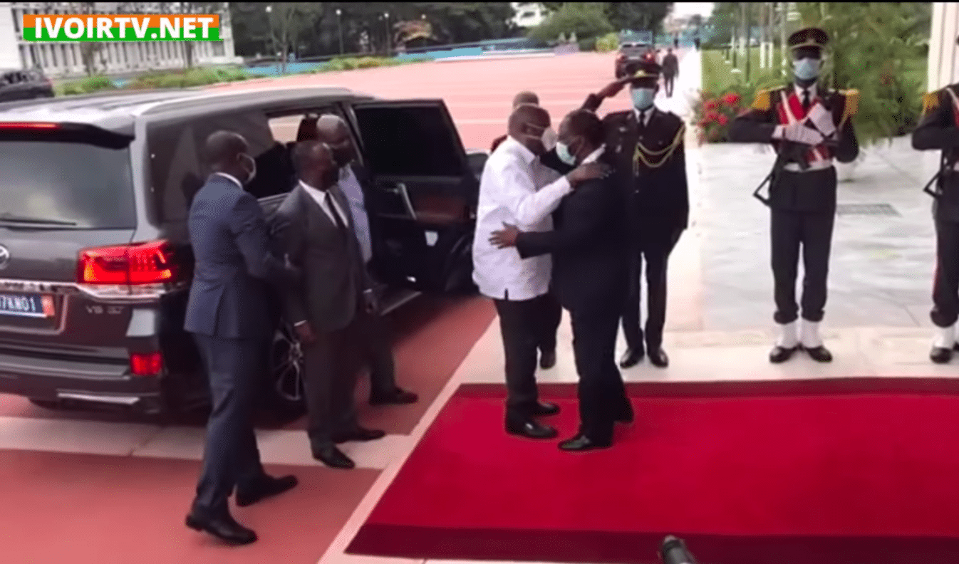 (Vidéo) Côte d'Ivoire: Le président Alassane Ouattara rencontre Laurent Gbagbo à Abidjan