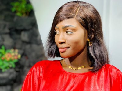 (16 Photos) Sagnsé Tabaski 2021 - Dieyla rayonnante dans une robe très classe