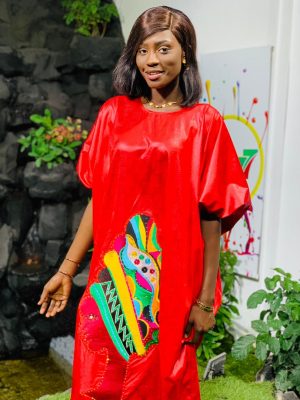 (16 Photos) Sagnsé Tabaski 2021 - Dieyla rayonnante dans une robe très classe