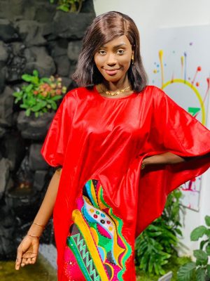 (16 Photos) Sagnsé Tabaski 2021 - Dieyla rayonnante dans une robe très classe