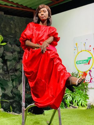 (16 Photos) Sagnsé Tabaski 2021 - Dieyla rayonnante dans une robe très classe