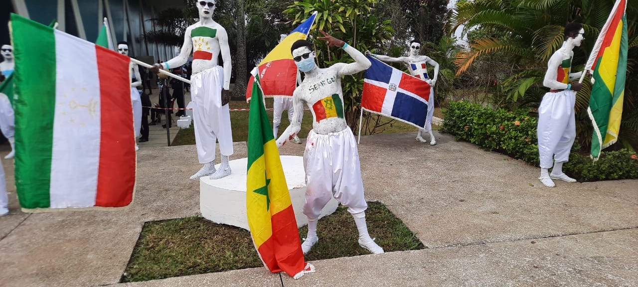 Diplomatie postale : Le Ministre Yankhoba Diatara en mission à Abidjan pour repositionner le Sénégal