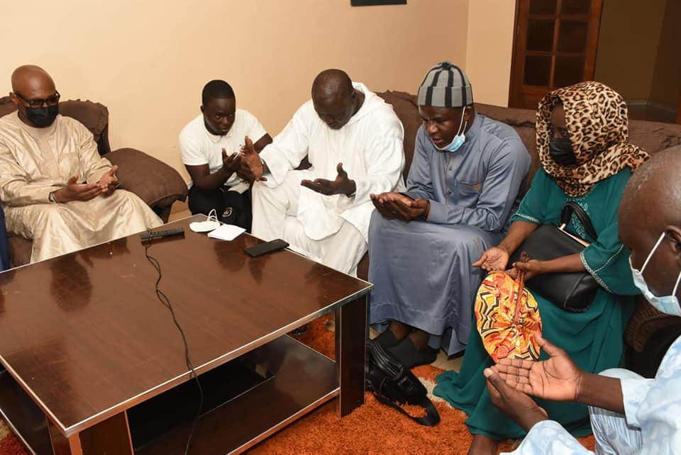 (Photos) Barthelemy Dias chez Tapha Gueye pour présenter ses condoléance après le décès de Feu Mbaye Gueye
