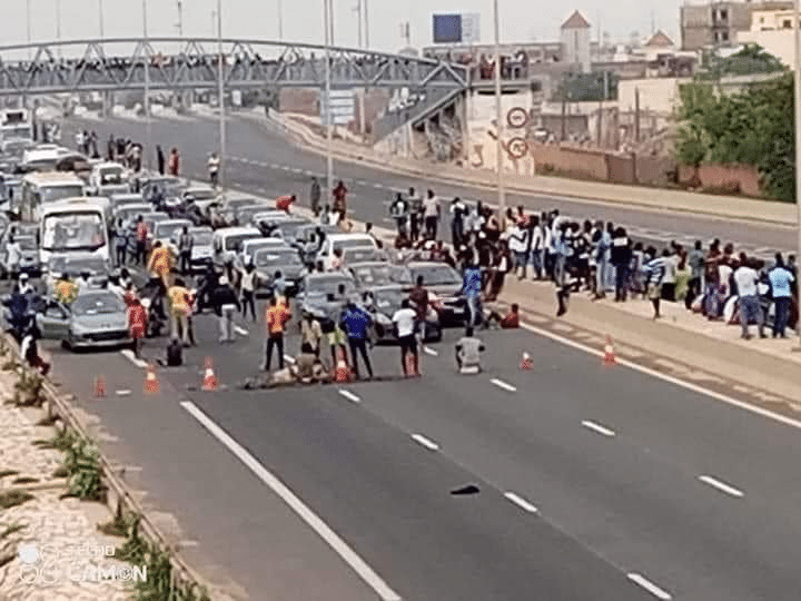Urgent : Le cortège du ministre de l’Intérieur bloqué sur l’autoroute à péage