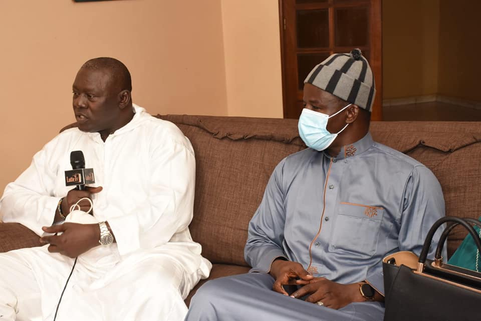 (Photos) Barthelemy Dias chez Tapha Gueye pour présenter ses condoléance après le décès de Feu Mbaye Gueye