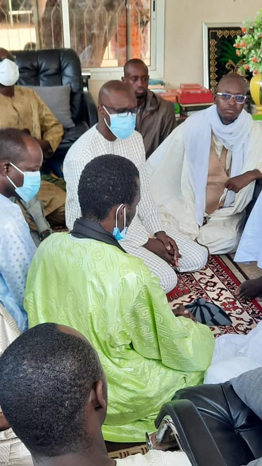 (Photos) Ousmane Sonko à Touba pour présenter ses condoléances à S. Mame Mor Mbacké Ibn S. Massamba