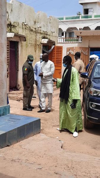 (Photos) Ousmane Sonko à Touba pour présenter ses condoléances à S. Mame Mor Mbacké Ibn S. Massamba