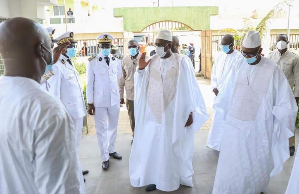 Condoléances : Le président Macky Sall accompagné par Antoine Félix Diome et de Amadou Ba auprès de la famille Layène et celle de Thiénaba