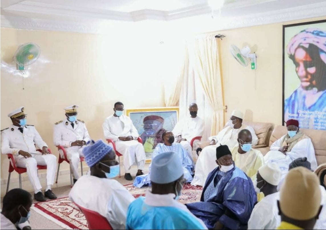 Condoléances : Le président Macky Sall accompagné par Antoine Félix Diome et de Amadou Ba auprès de la famille Layène et celle de Thiénaba