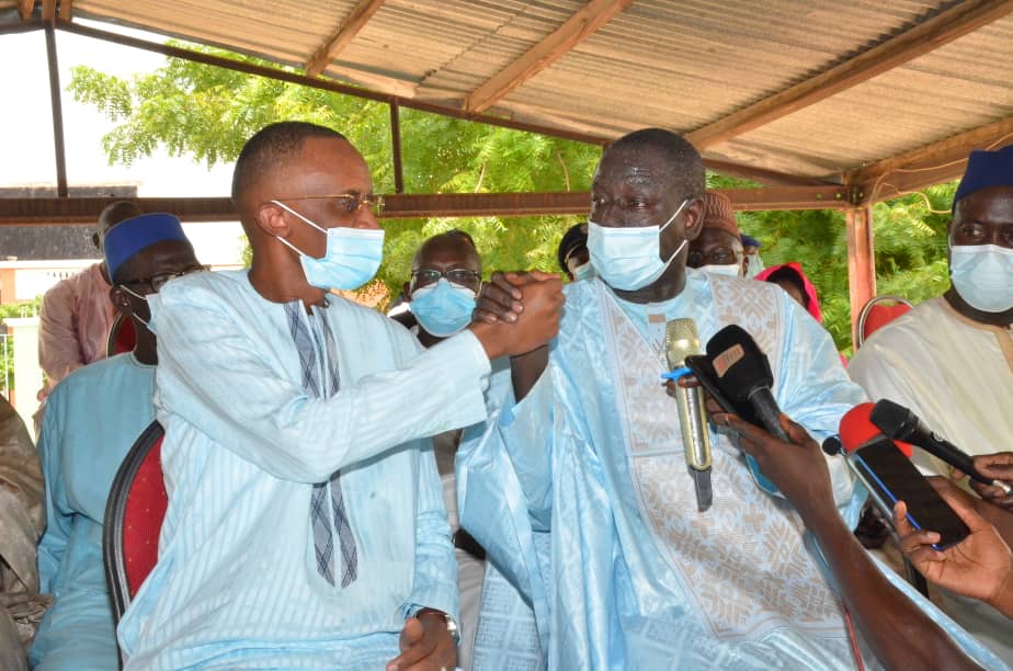 Pose de la première pierre pour la reconstruction de la grande mosquée de Kaffrine avec Abdoulaye Sow en présence de cheikh Sidy Ahmed Sy Ibn Mame Abdoul Aziz Dabakh