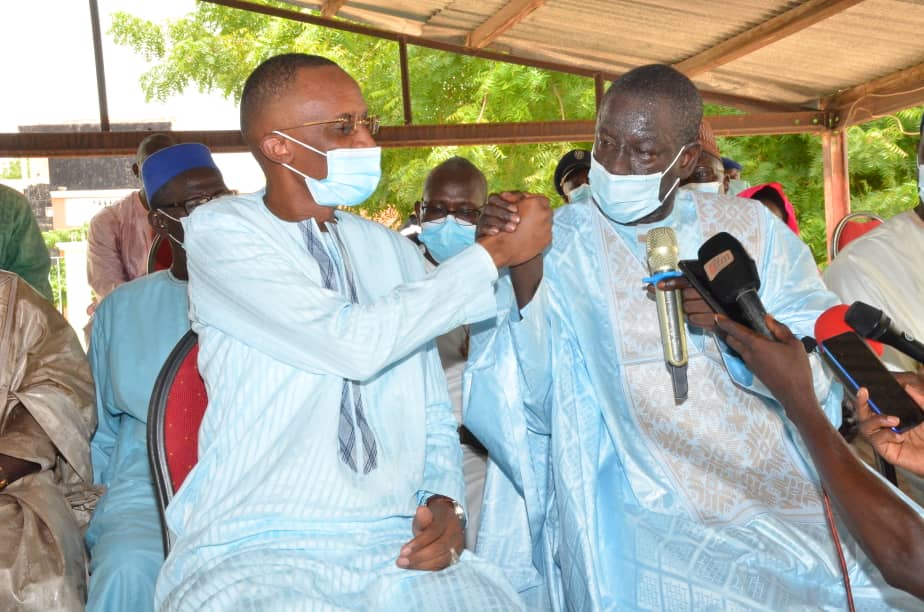 Pose de la première pierre pour la reconstruction de la grande mosquée de Kaffrine avec Abdoulaye Sow en présence de cheikh Sidy Ahmed Sy Ibn Mame Abdoul Aziz Dabakh