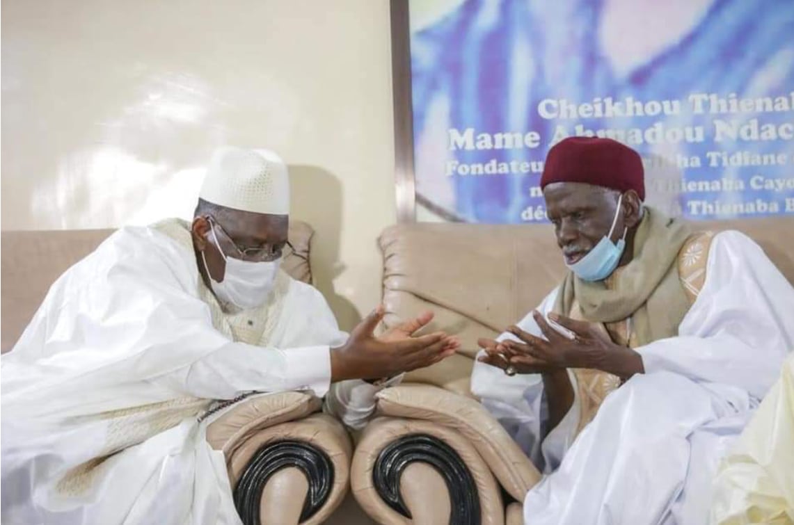Condoléances : Le président Macky Sall accompagné par Antoine Félix Diome et de Amadou Ba auprès de la famille Layène et celle de Thiénaba
