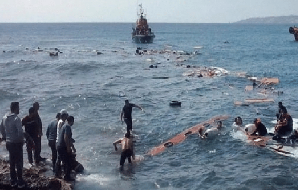 Urgent - Bargny : une pirogue de 300 migrants chavire, seuls 25 auraient survécu !