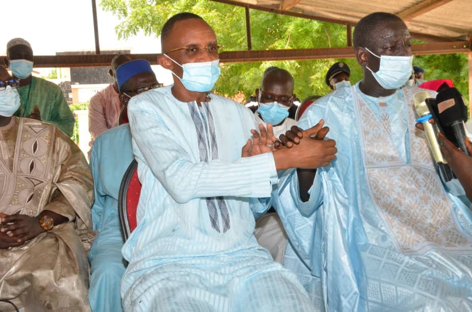 Pose de la première pierre pour la reconstruction de la grande mosquée de Kaffrine avec Abdoulaye Sow en présence de cheikh Sidy Ahmed Sy Ibn Mame Abdoul Aziz Dabakh