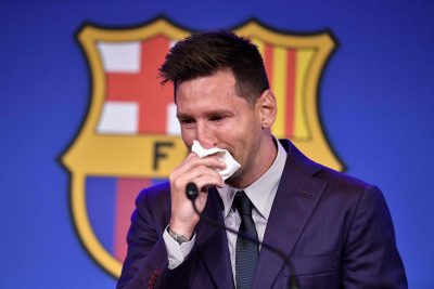 Départ : Messi en larmes! Regardez!