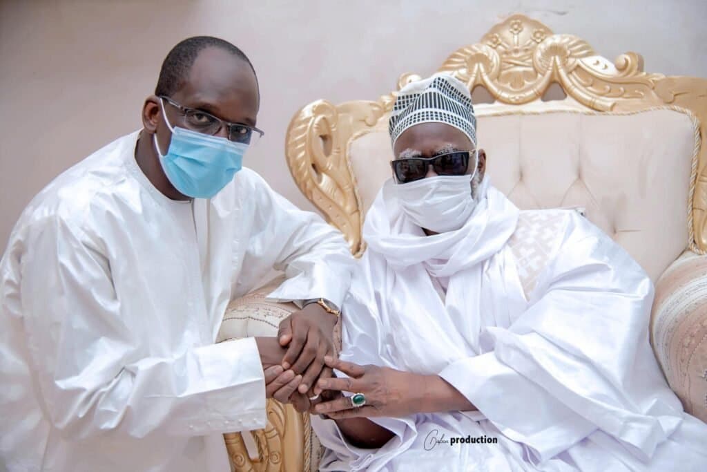 (Photos) Touba : Diouf Sarr présente au Khalife le Directeur du nouvel hôpital…