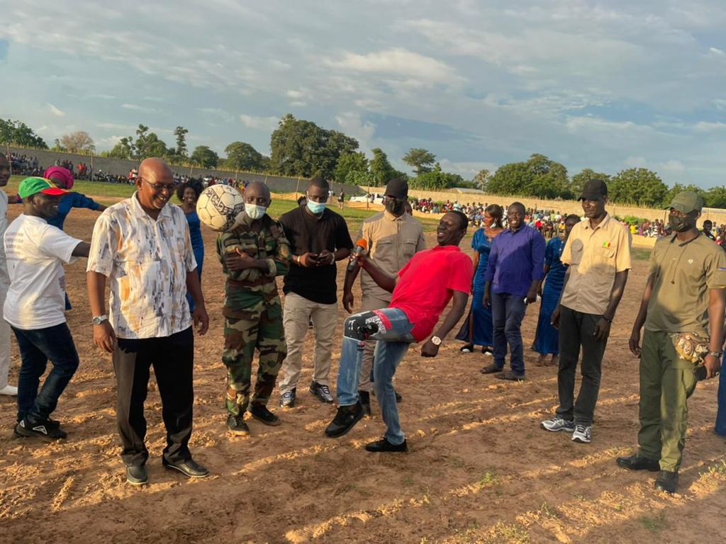 Photos-Diarrère : Thérèse Faye assiste à la finale de la coupe du maire et inaugure le stade municipal