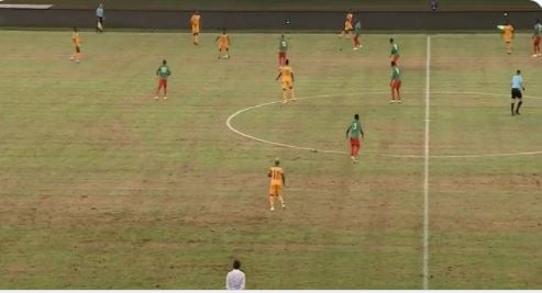 (Photos) Côte d’Ivoire – Cameroun : La pelouse du stade d’Ebimpé dans un état pitoyable !