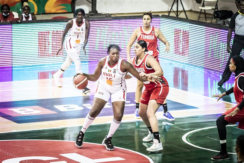 Afrobasket: Yacine Diop parmi les 05 joueuses les plus en vue durant la phase de groupes, selon Fiba