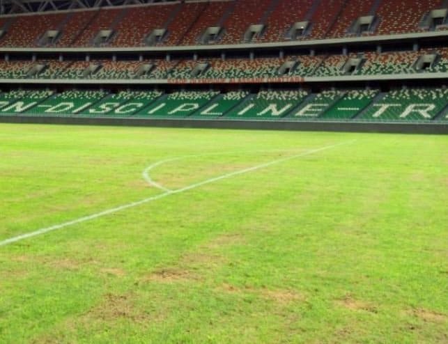 (Photos) Côte d’Ivoire – Cameroun : La pelouse du stade d’Ebimpé dans un état pitoyable !