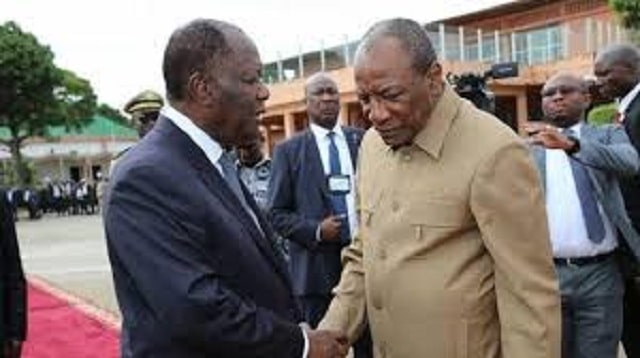 putsch en Guinée : Alassane Ouattara exige la libération rapide d’Alpha Condé