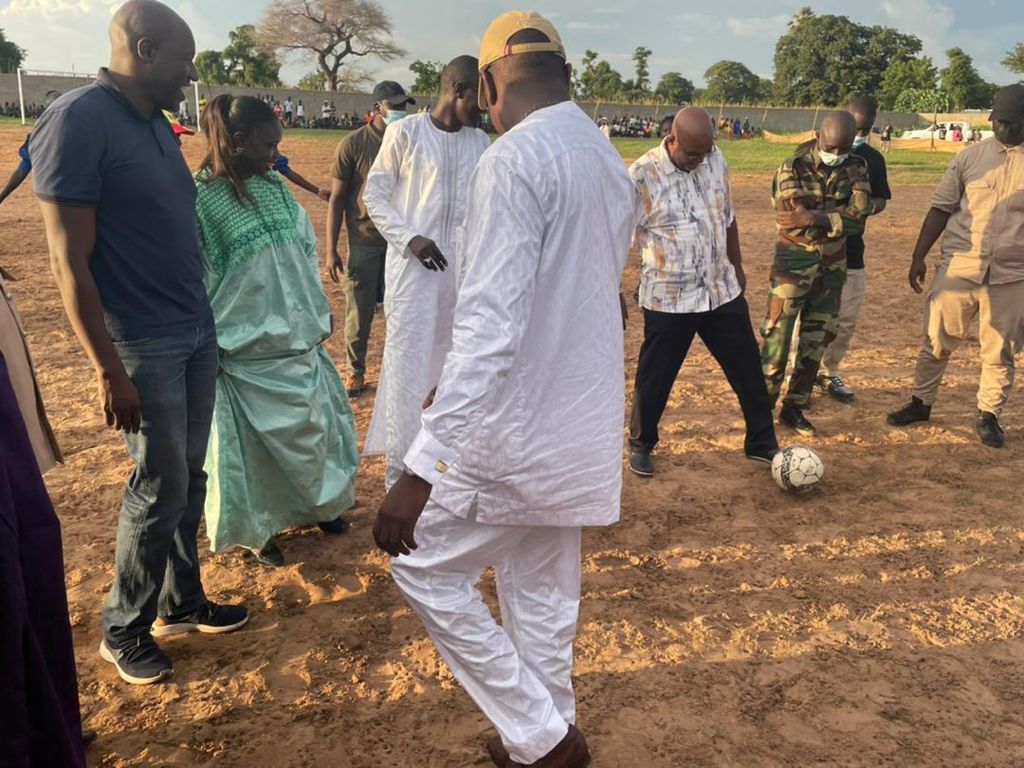 Photos-Diarrère : Thérèse Faye assiste à la finale de la coupe du maire et inaugure le stade municipal