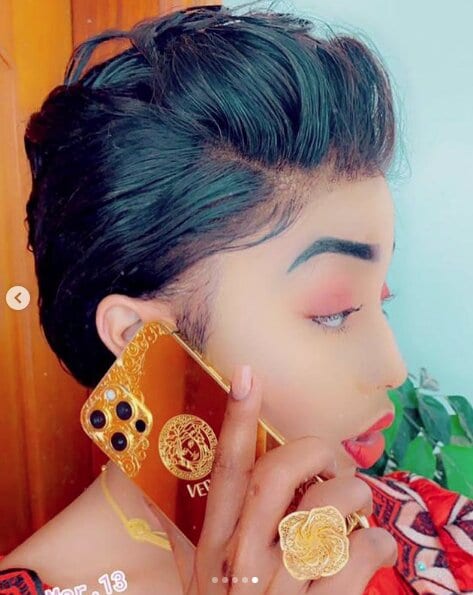 ( 15 Photos) Sagnsé, Make-up, Accessoires, coiffure, Salagne salagne, Princesse Mima la fille de Adja Ngoye Fall se démarque et déchire encore la …