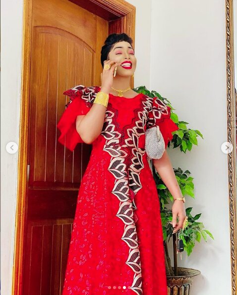 ( 15 Photos) Sagnsé, Make-up, Accessoires, coiffure, Salagne salagne, Princesse Mima la fille de Adja Ngoye Fall se démarque et déchire encore la …