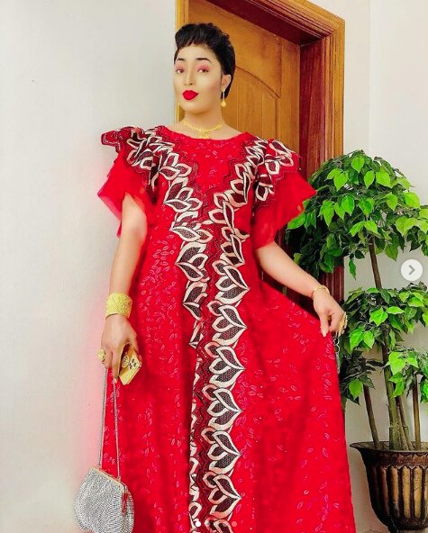 ( 15 Photos) Sagnsé, Make-up, Accessoires, coiffure, Salagne salagne, Princesse Mima la fille de Adja Ngoye Fall se démarque et déchire encore la …