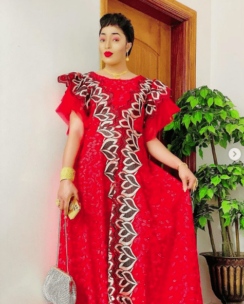 ( 15 Photos) Sagnsé, Make-up, Accessoires, coiffure, Salagne salagne, Princesse Mima la fille de Adja Ngoye Fall se démarque et déchire encore la …