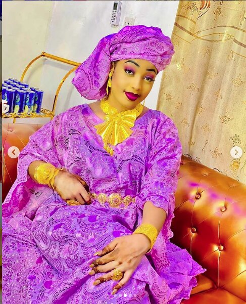 ( 15 Photos) Sagnsé, Make-up, Accessoires, coiffure, Salagne salagne, Princesse Mima la fille de Adja Ngoye Fall se démarque et déchire encore la …