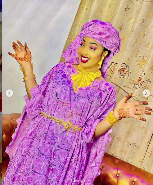 ( 15 Photos) Sagnsé, Make-up, Accessoires, coiffure, Salagne salagne, Princesse Mima la fille de Adja Ngoye Fall se démarque et déchire encore la …