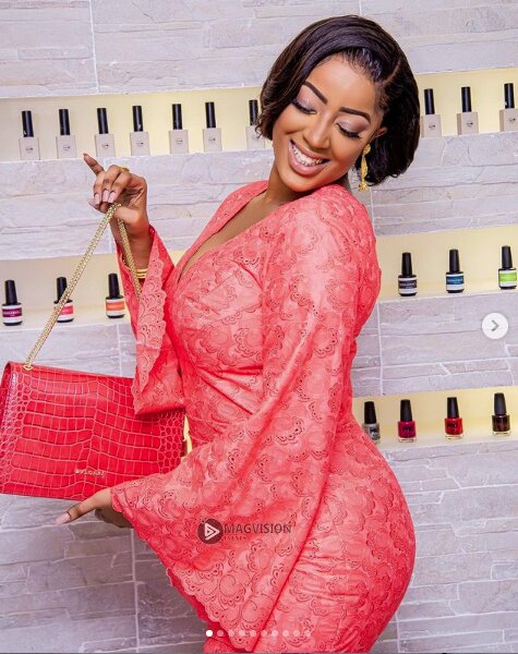 (09 Photos) L’actrice Betty Dia refait surface et scotche les internautes sur sa beauté sauvage