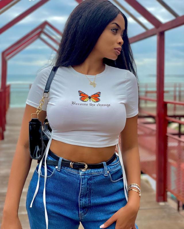 (06 photos) Nabou Toure de la Série « Mœurs », une Reine qui éblouit les followers avec sa crop top