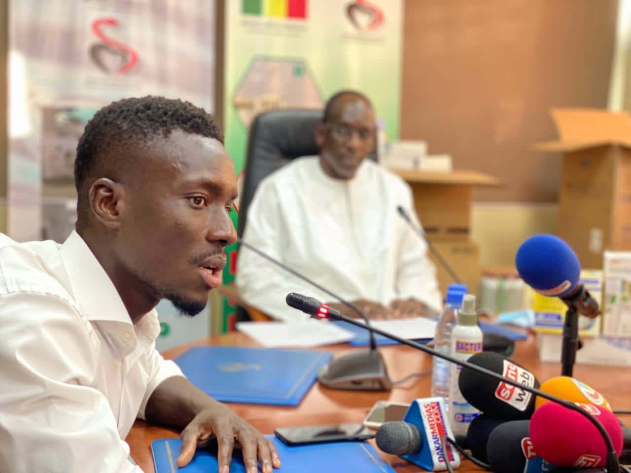 Santé : Gana Gueye remet un important lot de matériels médicaux au ministère de la Santé (5 photos)