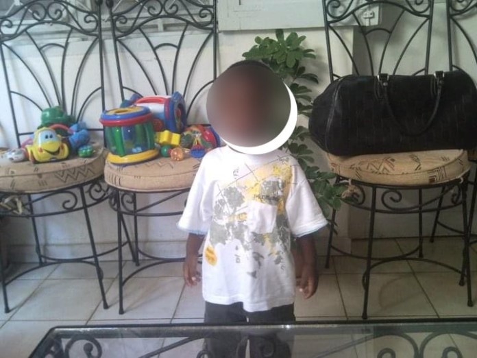 (Photos) Triste: Voici famille du Dr Pala Paye en compagnie de ses enfants qu’il a tµé avant de se sµicid£r