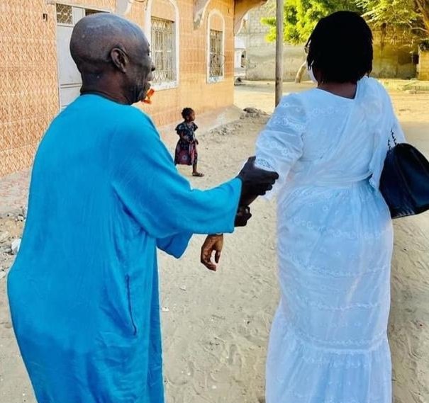 (08 Photos) En balade à Saint-Louis, Marième Faye Sall dévoile ses « loks » et émeut la toile