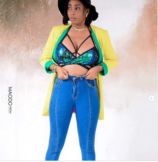 Photos: $eins n*s et Poitrine en l’air, Marie Pierre Choque les internautes