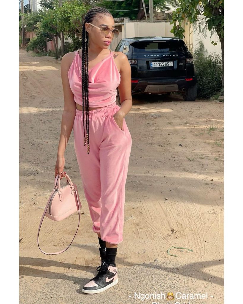 Ngonish Caramel continue de faire languir ses followers (photos)