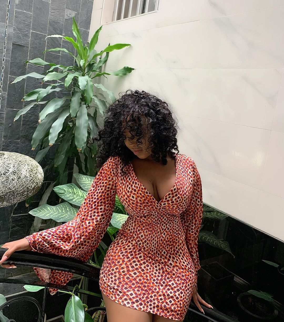 Photos : 18ans, Aicha Koné sort le grand jeu et dévoile sa poitrine de oufff