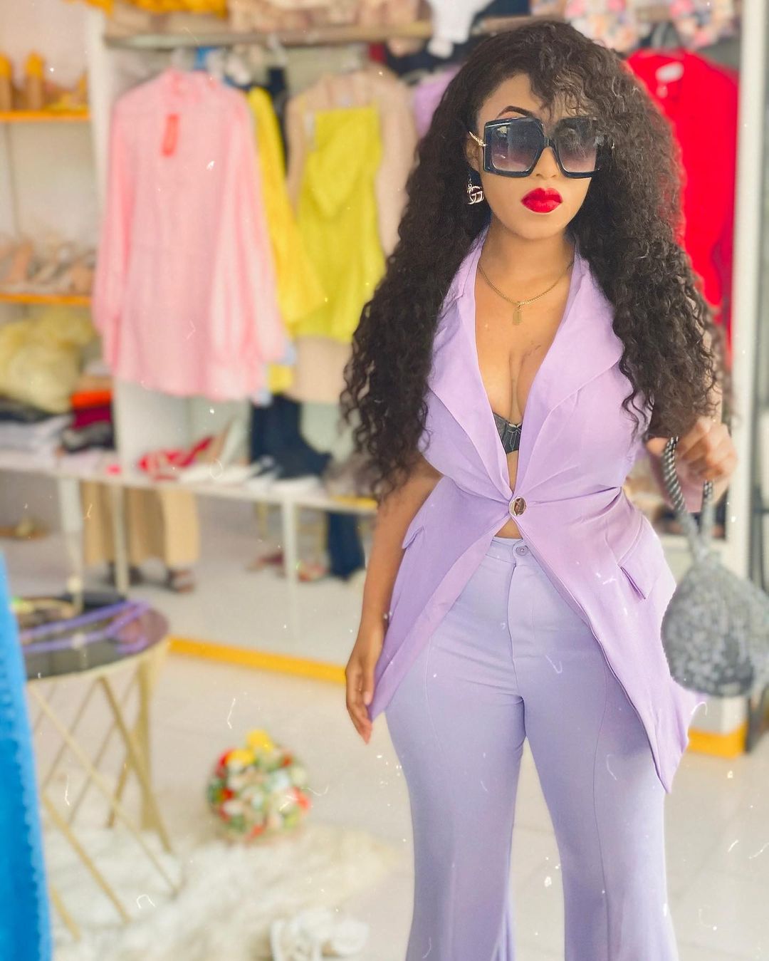 Photos : 18ans, Aicha Koné sort le grand jeu et dévoile sa poitrine de oufff