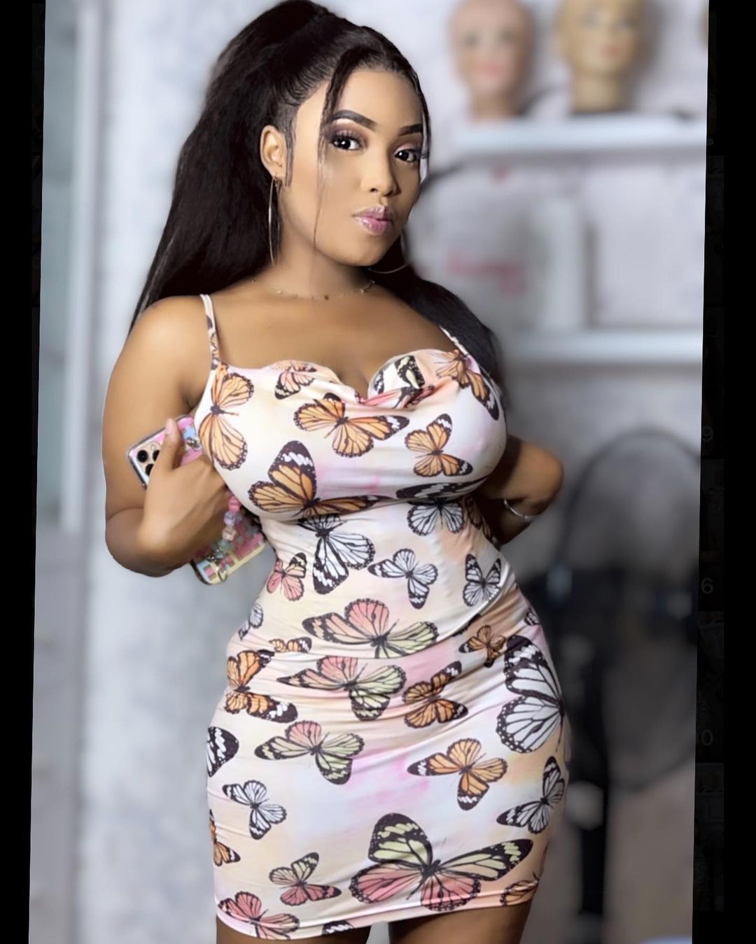 Photos : 18ans, Aicha Koné sort le grand jeu et dévoile sa poitrine de oufff