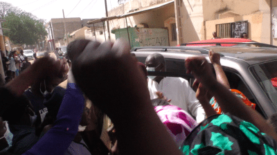 Tivaouane : Standing ovation pour Diop Sy acclamé par les électeurs dans les centres de vote