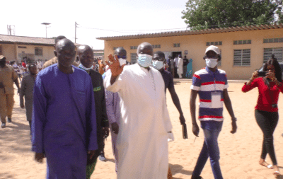Tivaouane : Standing ovation pour Diop Sy acclamé par les électeurs dans les centres de vote
